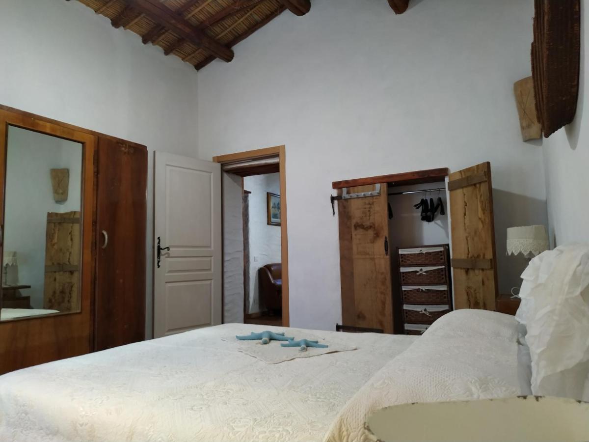 Domus Antiga Appartamenti San Giovanni Suèrgiu Dış mekan fotoğraf